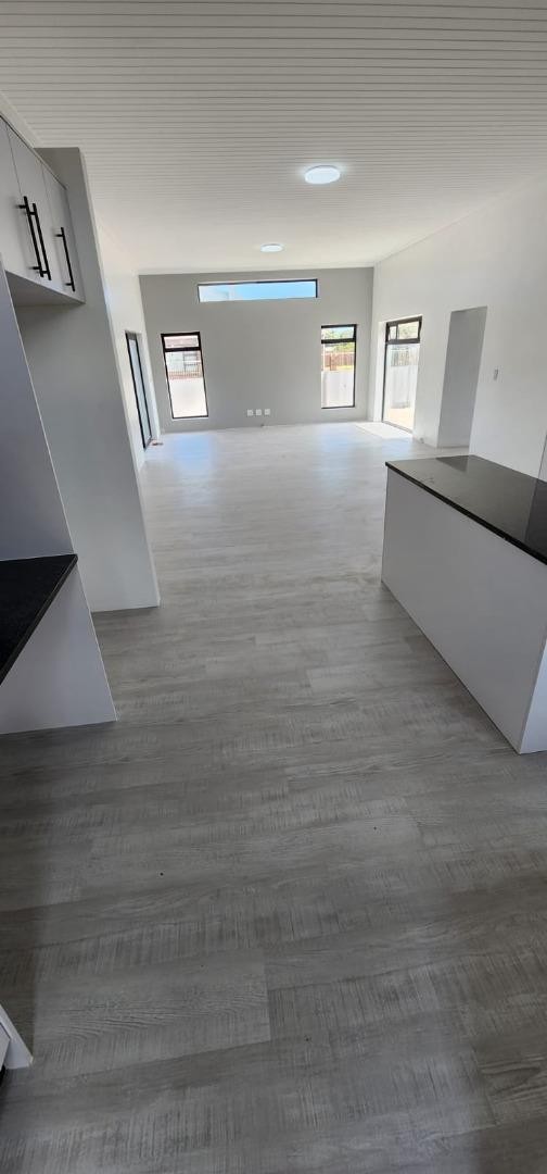 5 Bedroom Property for Sale in Kleinbaai Western Cape